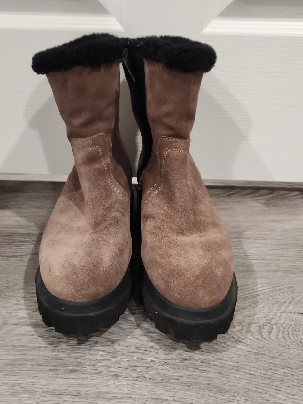 Aquatalia Kyla Brown Suede Shearling Boots 10.5 M Water Resistant Lug Sole $550